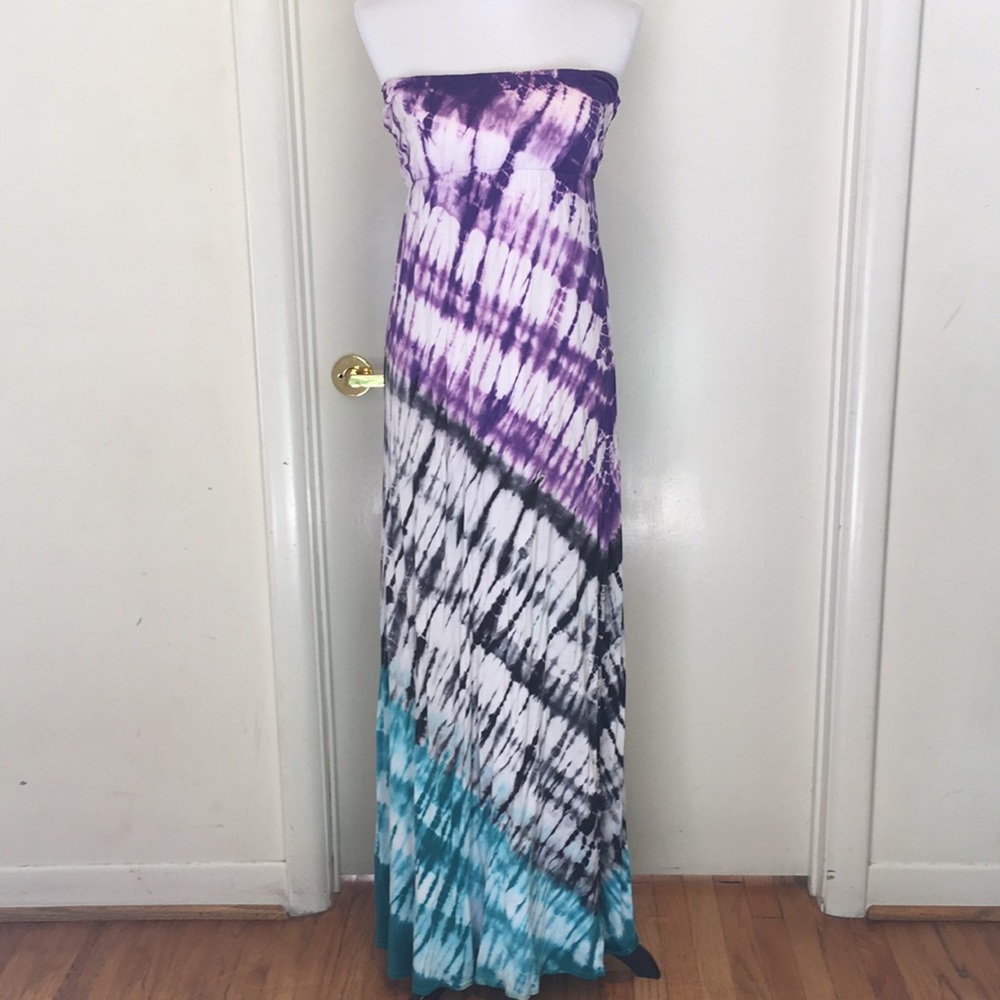 Strapless tie-dye maxi dress